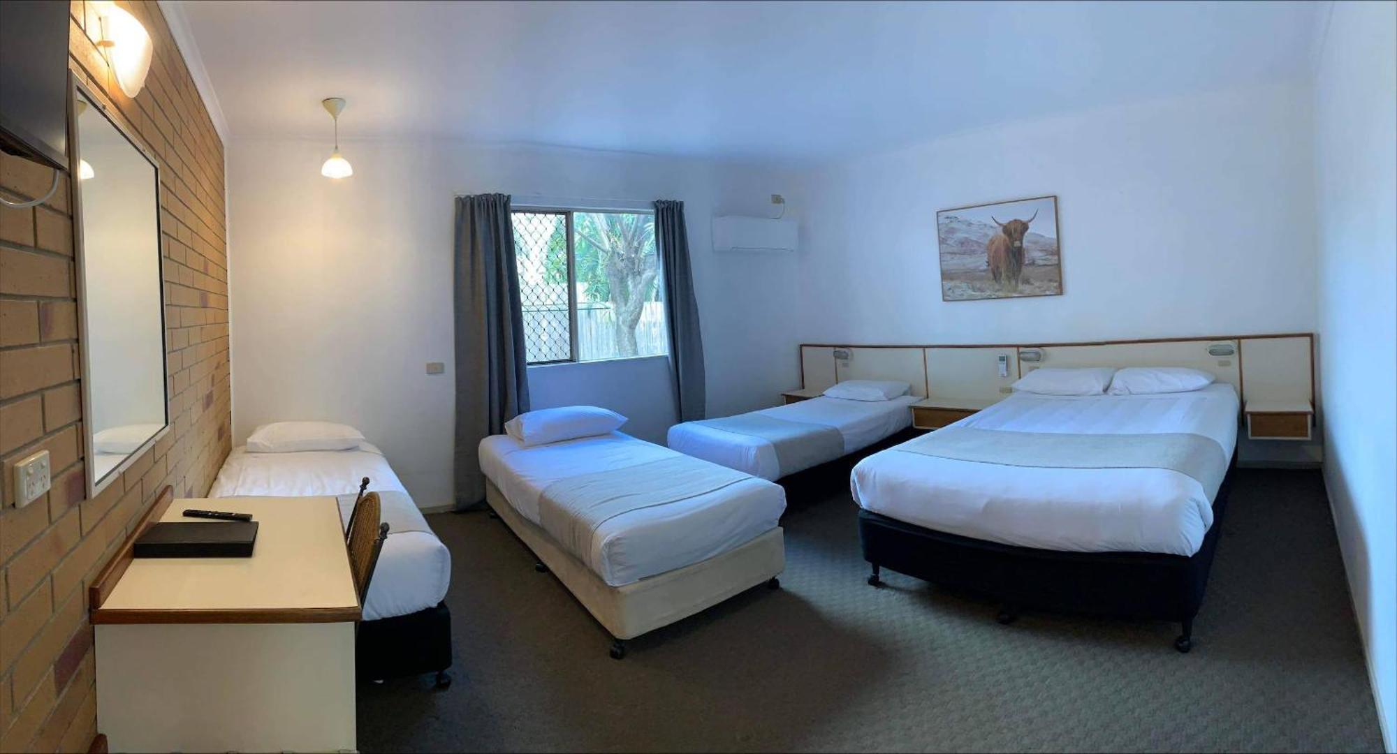 Wild Scotsman Motor Inn Gin Gin Qld Экстерьер фото