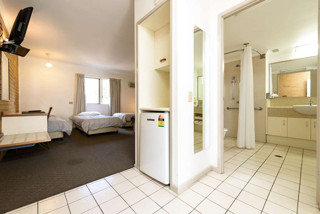 Wild Scotsman Motor Inn Gin Gin Qld Номер фото